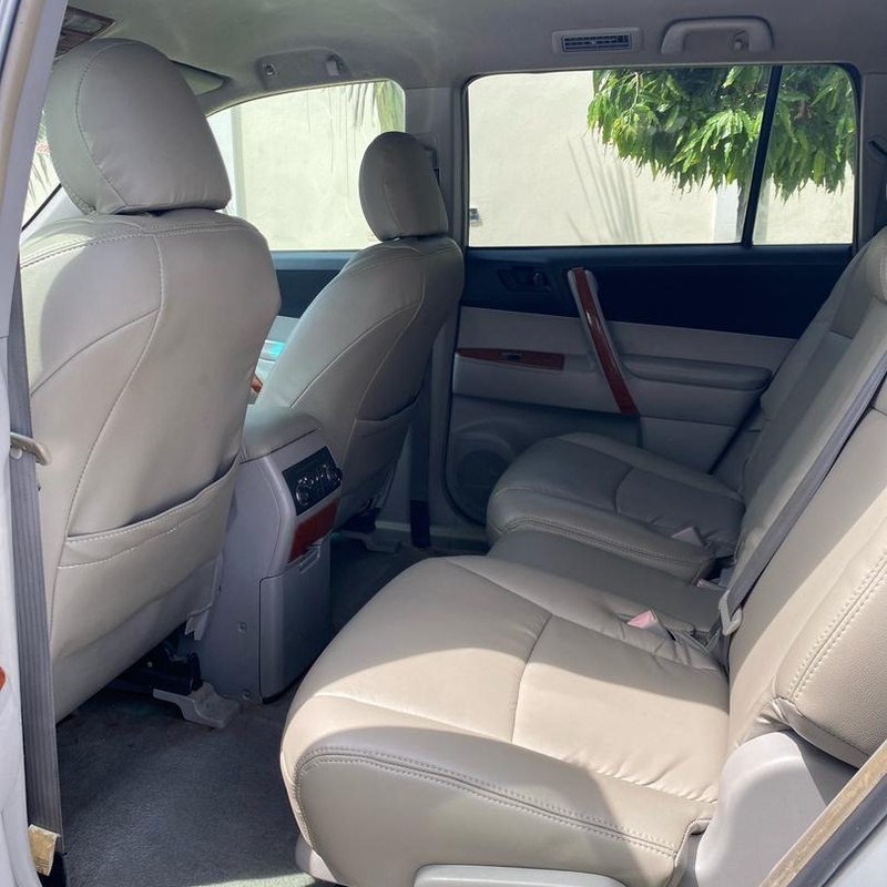 Toyota Highlander 2012 (silver) In Lagos image