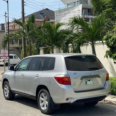 Toyota Highlander 2012 (silver) In Lagos