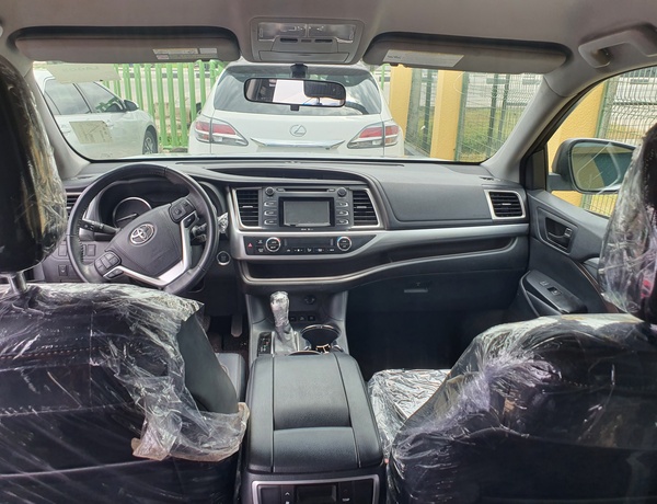 Toyota Highlander (gray) 2015 Limited In Lagos