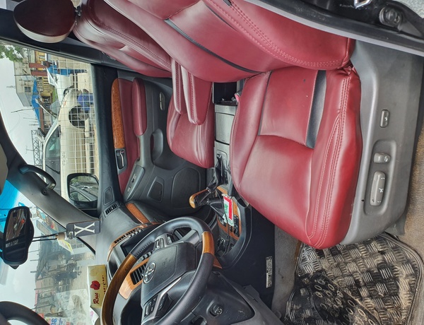 Toyota Land Cruiser Prado 2005 upgraded  to 2016 In Lagos