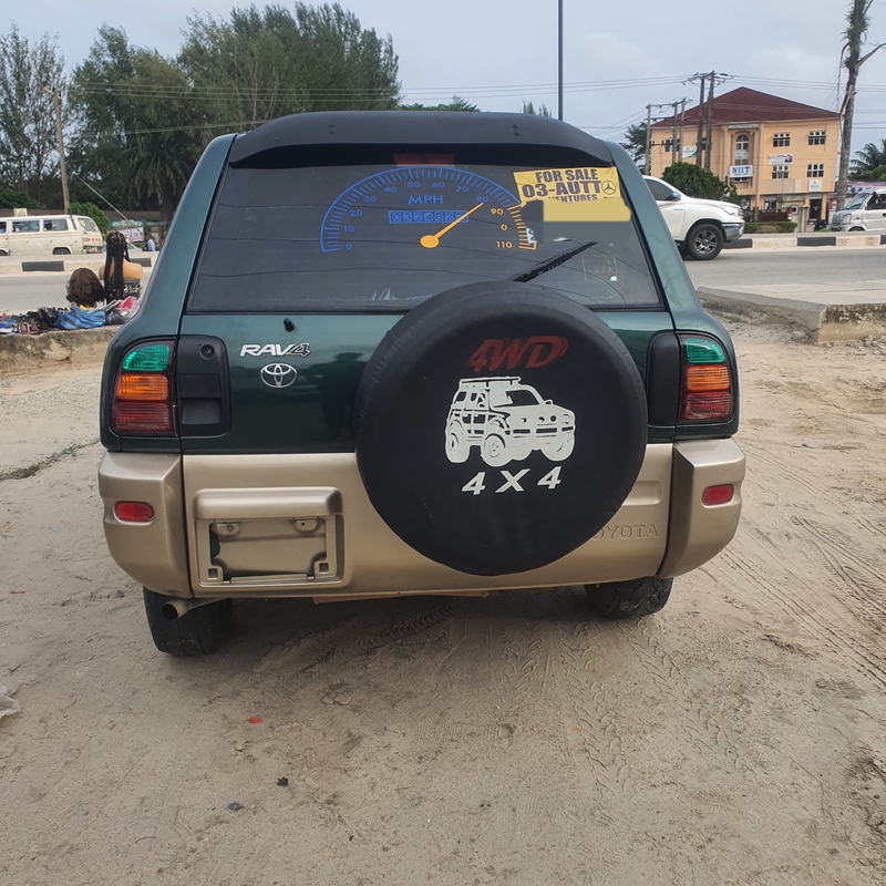 Toyota RAV4 2000 (green) In Lagos image