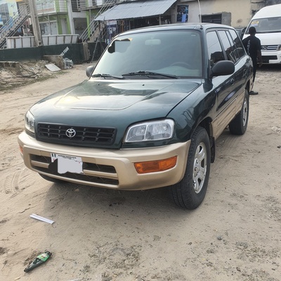 Toyota RAV4 2000 (green) In Lagos