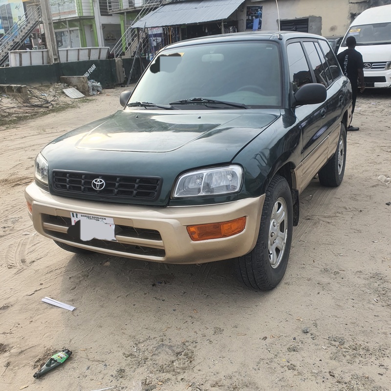 Toyota RAV4 2000 (green) In Lagos image