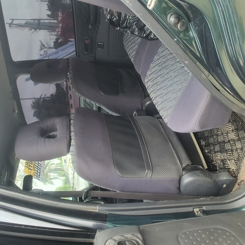 Toyota RAV4 2000 (green) In Lagos image