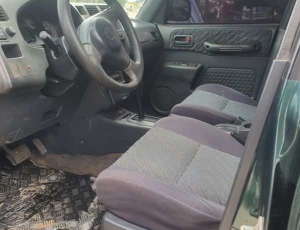 Toyota RAV4 2000 (green) In Lagos