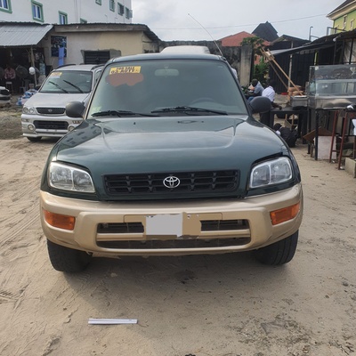 Toyota RAV4 2000 (green) In Lagos