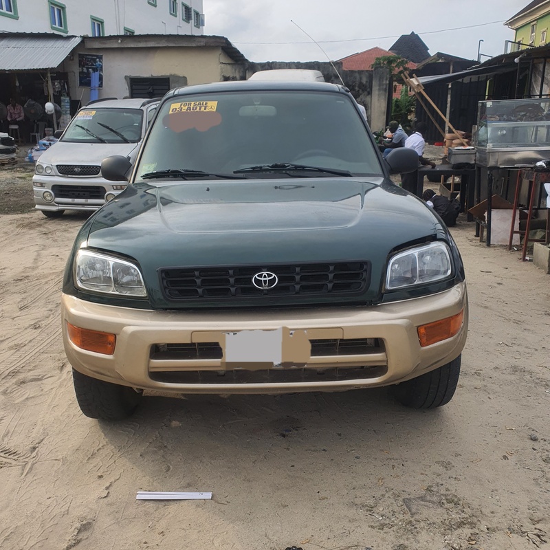 Toyota RAV4 2000 (green) In Lagos image