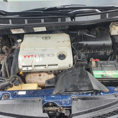 Toyota Sienna 2005 (blue) In Lagos