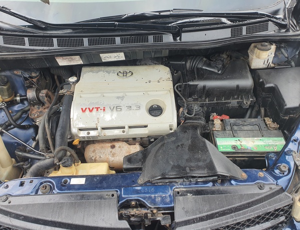 Toyota Sienna 2005 (blue) In Lagos