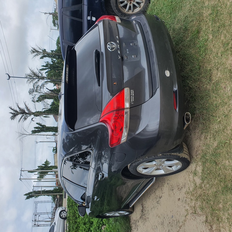 Toyota Venza 2012 (gray) In Lagos image
