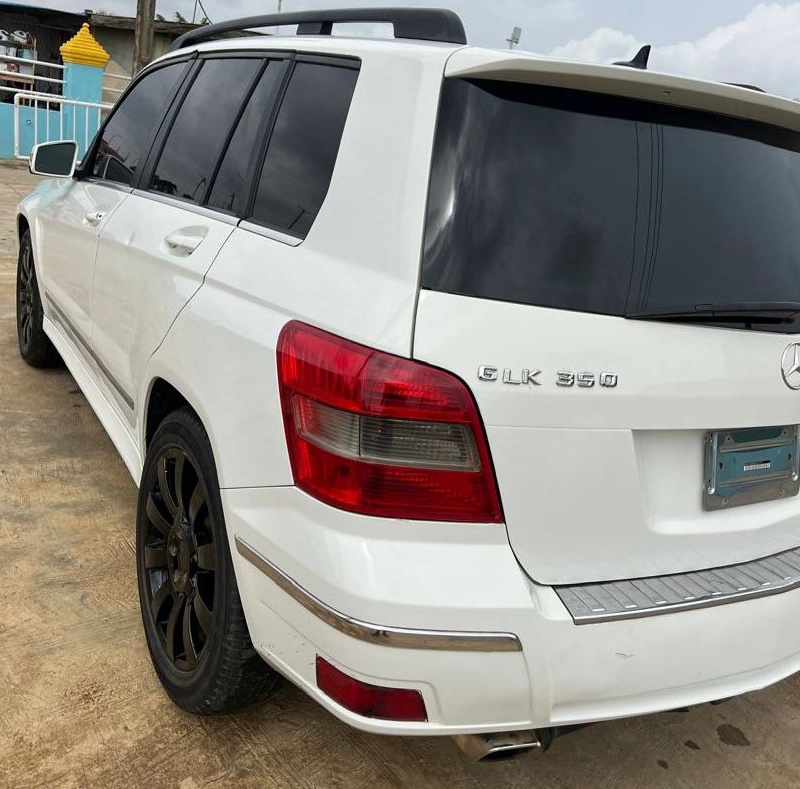 2010 Mercedes Benz GLK350 Double Pano Roof In Lagos image