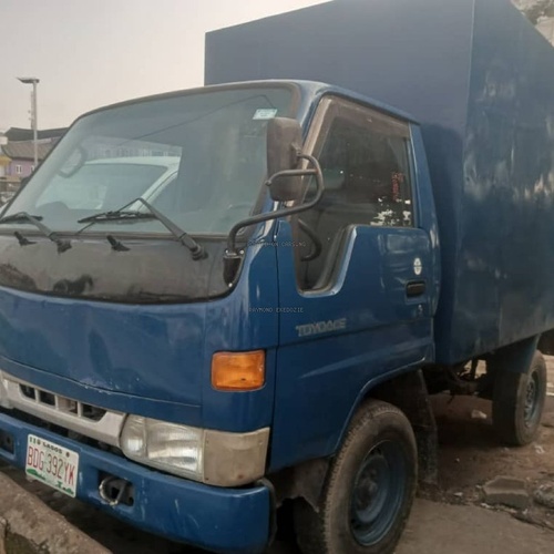 Registered 2004 Toyota Toyoace Truck for Sale In Lagos