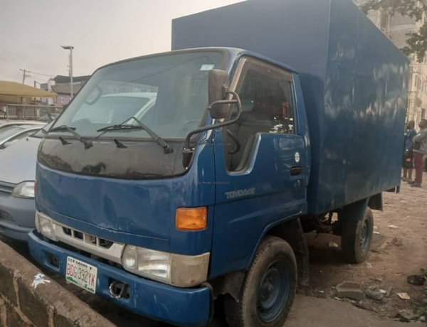 Registered 2004 Toyota Toyoace Truck for Sale In Lagos