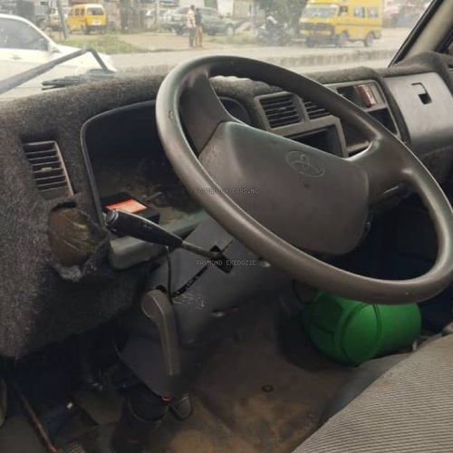 Registered 2004 Toyota Toyoace Truck for Sale In Lagos