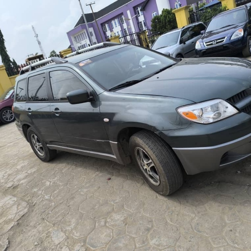 Tokunbo 2006 Mitsubishi Outlander In Lagos image