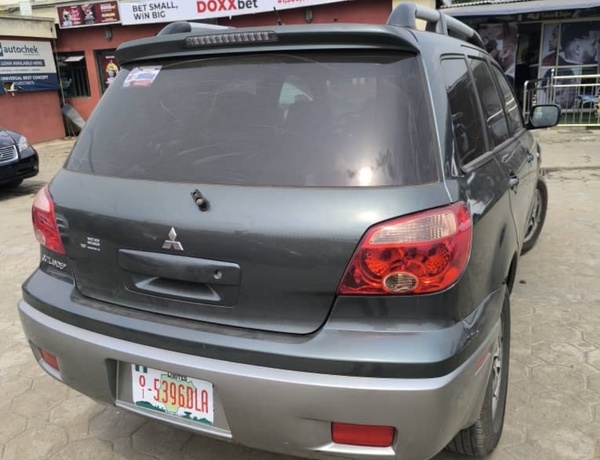 Tokunbo 2006 Mitsubishi Outlander In Lagos
