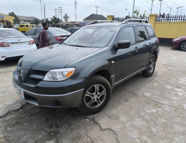 Tokunbo 2006 Mitsubishi Outlander In Lagos