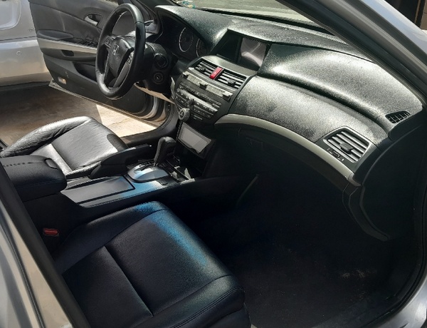 Tokunbo 2010 Honda Accord Full Option In Lagos