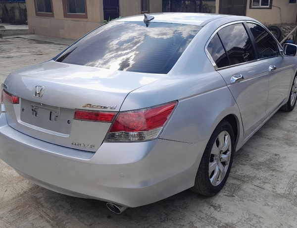 Tokunbo 2010 Honda Accord Full Option In Lagos
