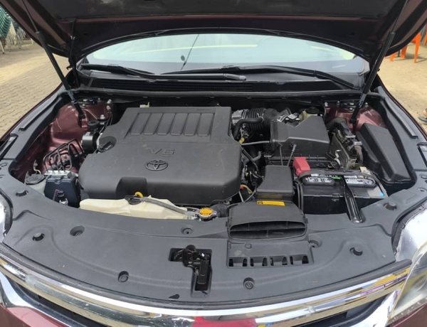 Tokunbo 2014 Toyota Avalon XLE In Lagos