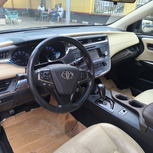 Tokunbo 2014 Toyota Avalon XLE In Lagos