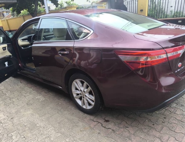 Tokunbo 2014 Toyota Avalon XLE In Lagos