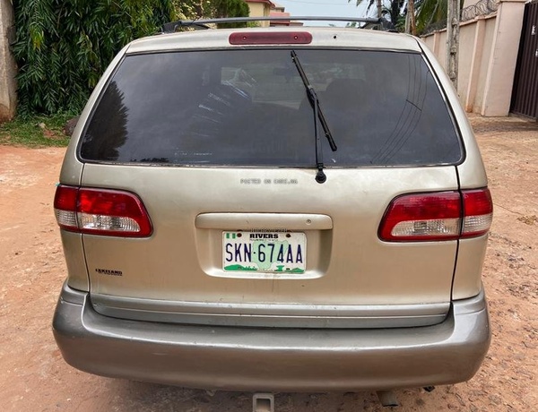 Toyota Sienna 2002 for Sale In Anambra