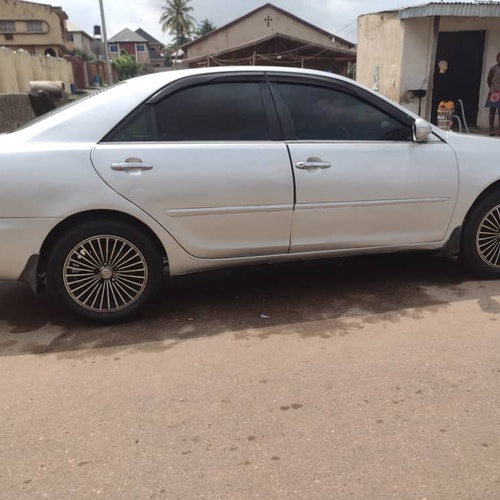 Toyota Camry 2004 ( Upgraded to 06 ) In Ibadan