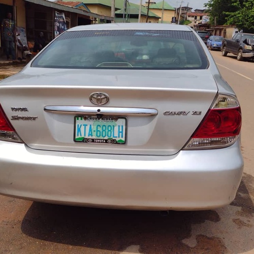 Toyota Camry 2004 ( Upgraded to 06 ) In Ibadan