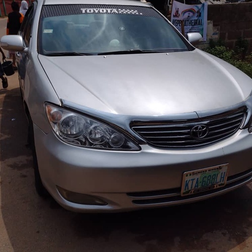 Toyota Camry 2004 ( Upgraded to 06 ) In Ibadan