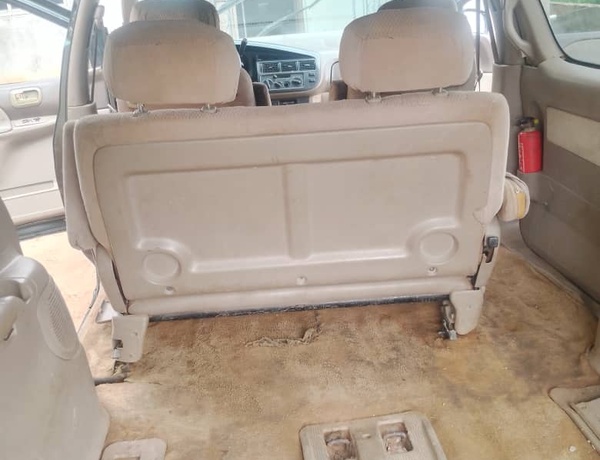Nigerian Used Toyota Sienna 2000 in Agbara Ogun state