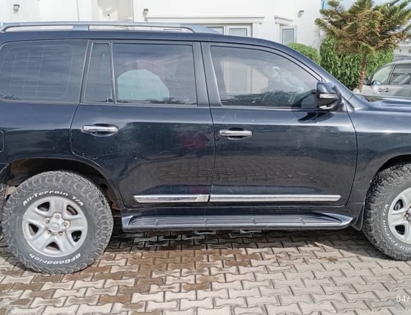 2018 model Toyota Land cruiser (Bullet Proof)