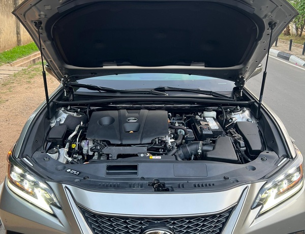 Foreign used 2021 Lexus ES 350 F-Sport In Abuja