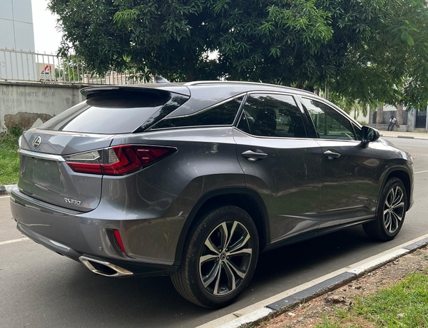 EXTREMELY CLEAN 2018 FOREIGN USED LEXUS RX350 IN ABUJA