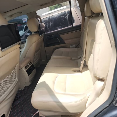Toyota Land cruiser Prado  2019 upgraded to 24 In Abuja