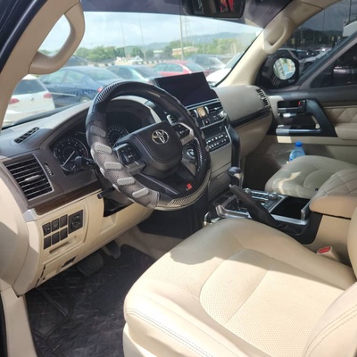 Toyota Land cruiser Prado  2019 upgraded to 24 In Abuja