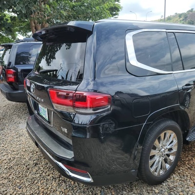 Toyota Land cruiser Prado  2019 upgraded to 24 In Abuja