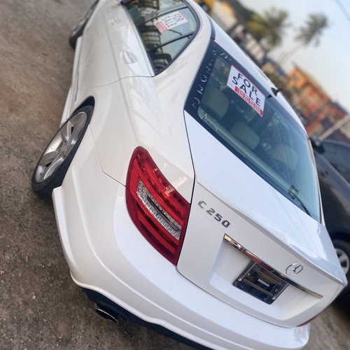 Foreign Used Mercedes Benz E250 2014 for Sell in Alimosho,Lagos