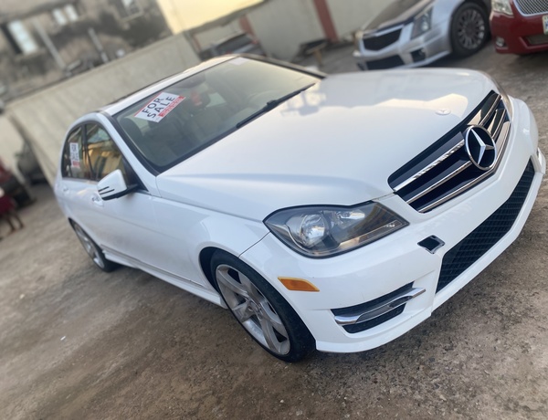  Foreign Used Mercedes Benz E250 2014 for Sell in Alimosho,Lagos