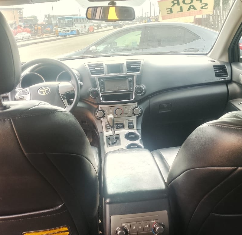 FOREIGN USED TOYOTA HIGHLANDER 2013 FOR SALE  IN LAGOS image