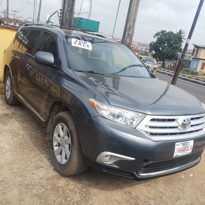 FOREIGN USED TOYOTA HIGHLANDER 2013 FOR SALE  IN LAGOS