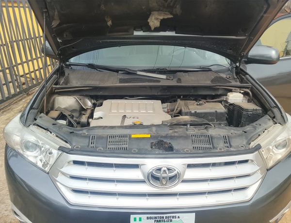 FOREIGN USED TOYOTA HIGHLANDER 2013 FOR SALE  IN LAGOS