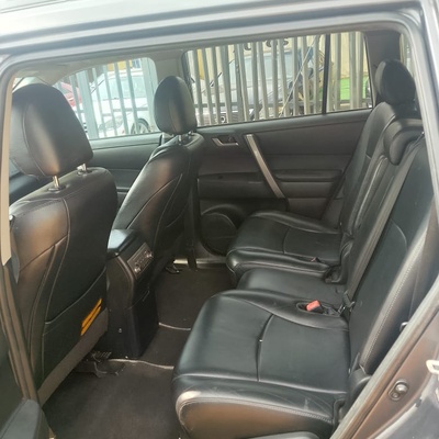 FOREIGN USED TOYOTA HIGHLANDER 2013 FOR SALE  IN LAGOS