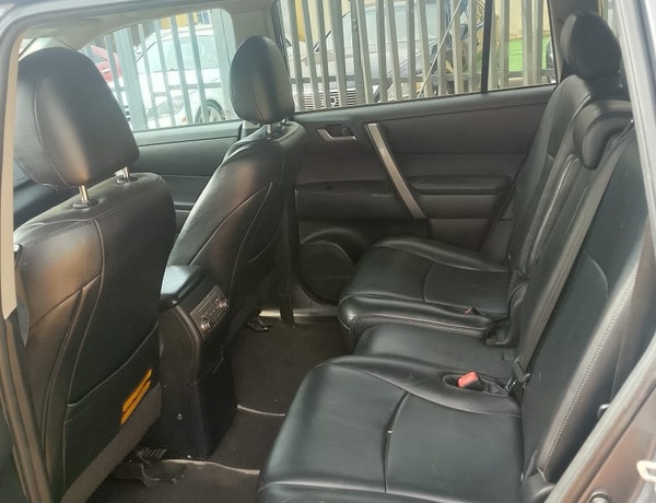FOREIGN USED TOYOTA HIGHLANDER 2013 FOR SALE  IN LAGOS