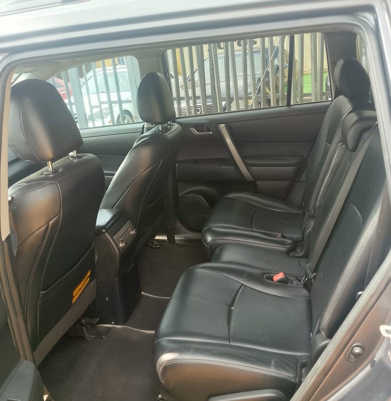 FOREIGN USED TOYOTA HIGHLANDER 2013 FOR SALE  IN LAGOS image