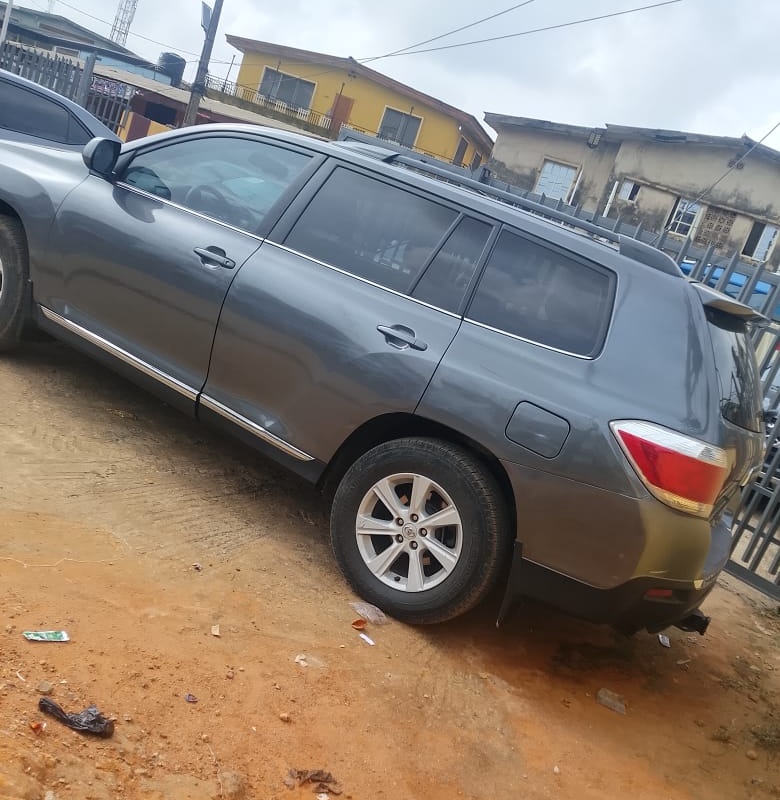 FOREIGN USED TOYOTA HIGHLANDER 2013 FOR SALE  IN LAGOS image