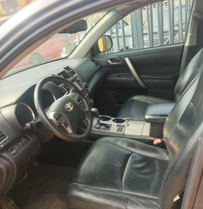 FOREIGN USED TOYOTA HIGHLANDER 2013 FOR SALE  IN LAGOS image