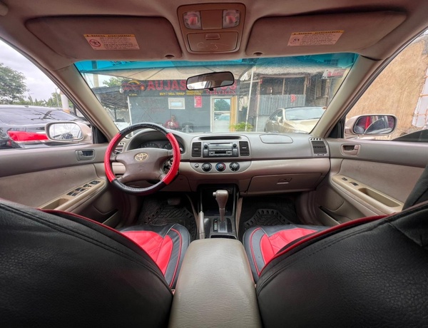2004 TOYOTA CAMRY XLE In Abuja
