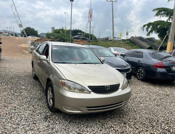 2004 TOYOTA CAMRY XLE In Abuja