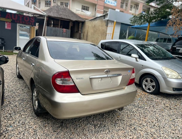 2004 TOYOTA CAMRY XLE In Abuja
